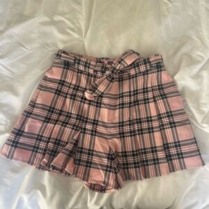 ARITZIA PINK PLEATED SHORTS
